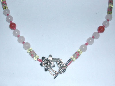 Pink Floral Glass Bead Necklace Pink Floral Glass Bead Necklace