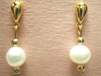 white pearl and gold earrings white pearl and gold earrings